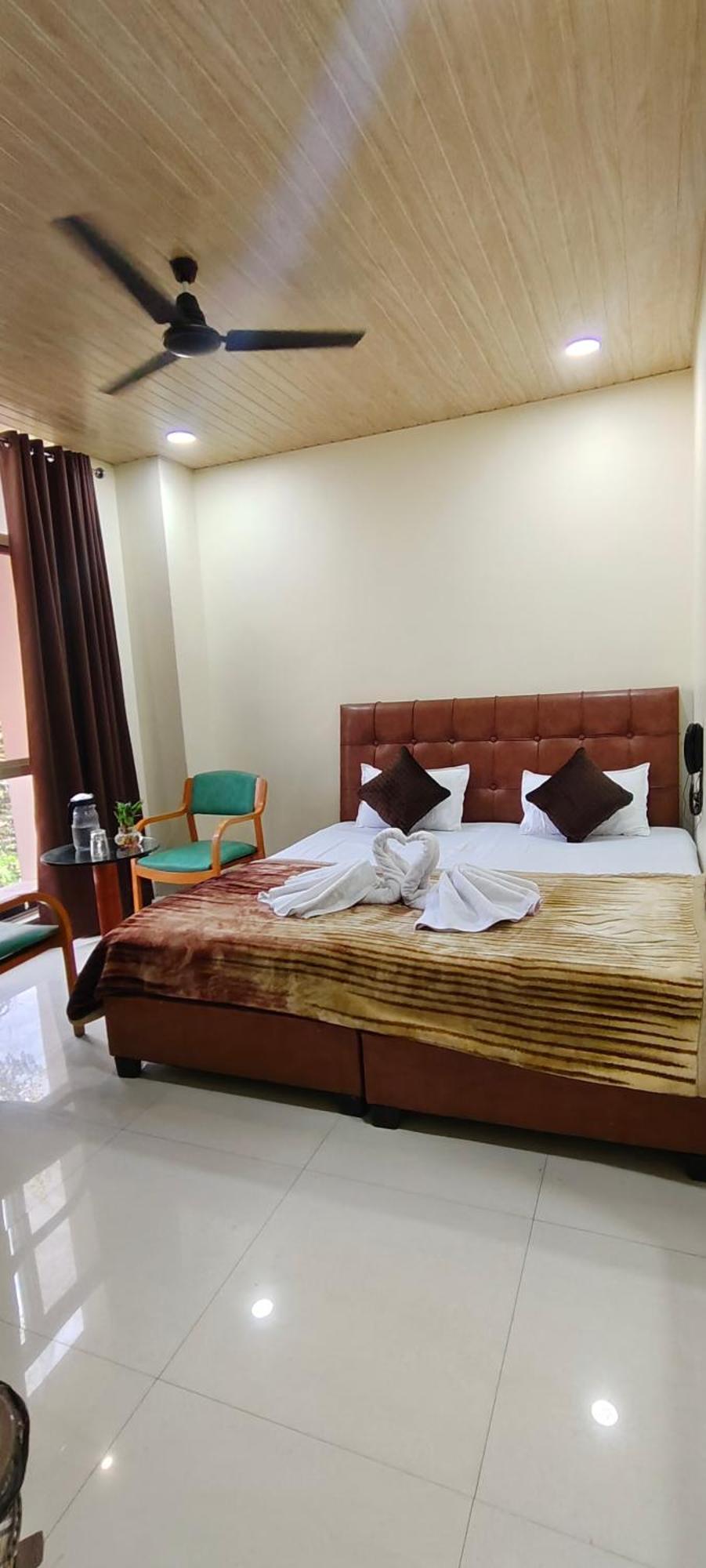 Hotel Shri Shiv Ganga Bhakt Niwas Ujjain Exterior foto
