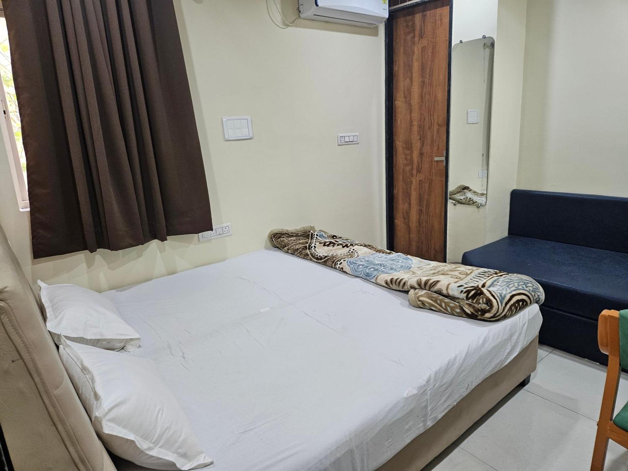 Hotel Shri Shiv Ganga Bhakt Niwas Ujjain Exterior foto