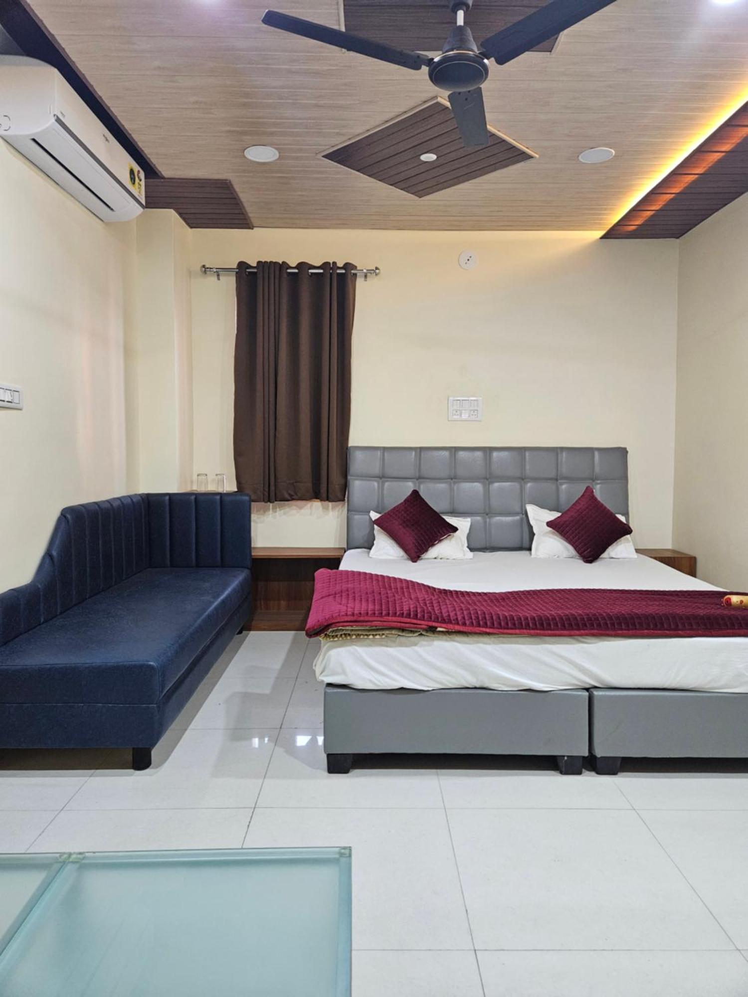 Hotel Shri Shiv Ganga Bhakt Niwas Ujjain Exterior foto