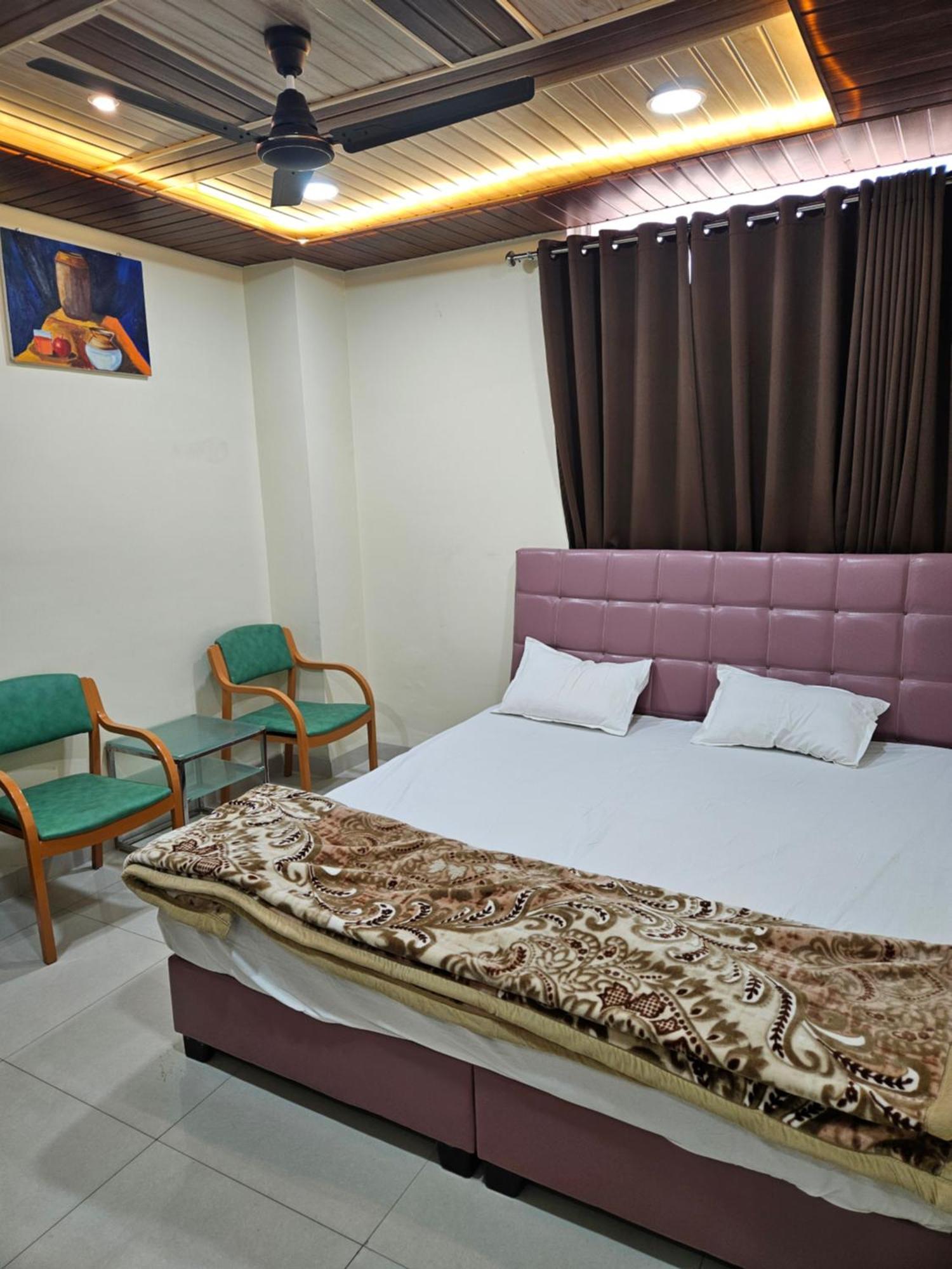 Hotel Shri Shiv Ganga Bhakt Niwas Ujjain Exterior foto